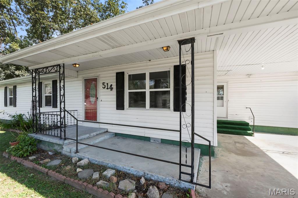 514 Dean Property Photo 3