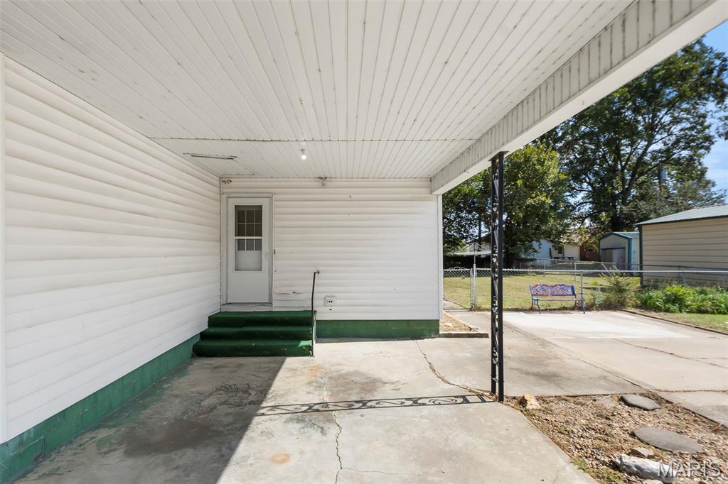 514 Dean Property Photo 5