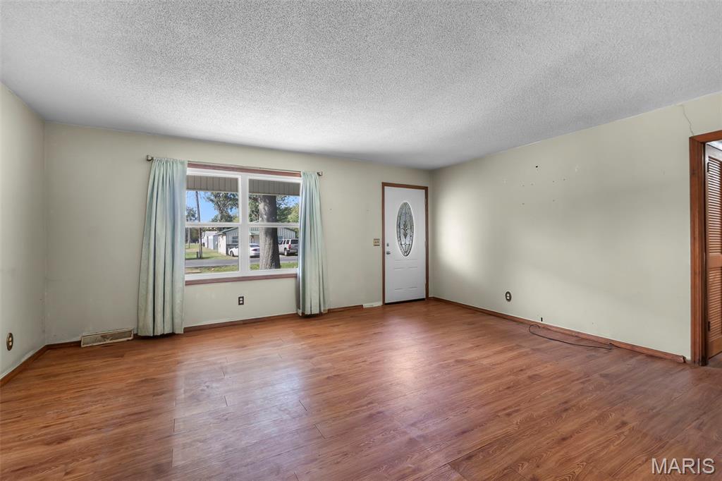 514 Dean Property Photo 17