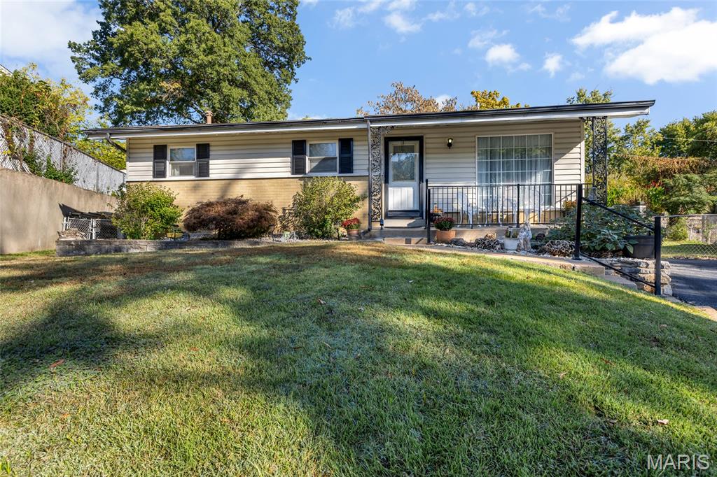 10905 Hampshire Manor Court Property Photo 2