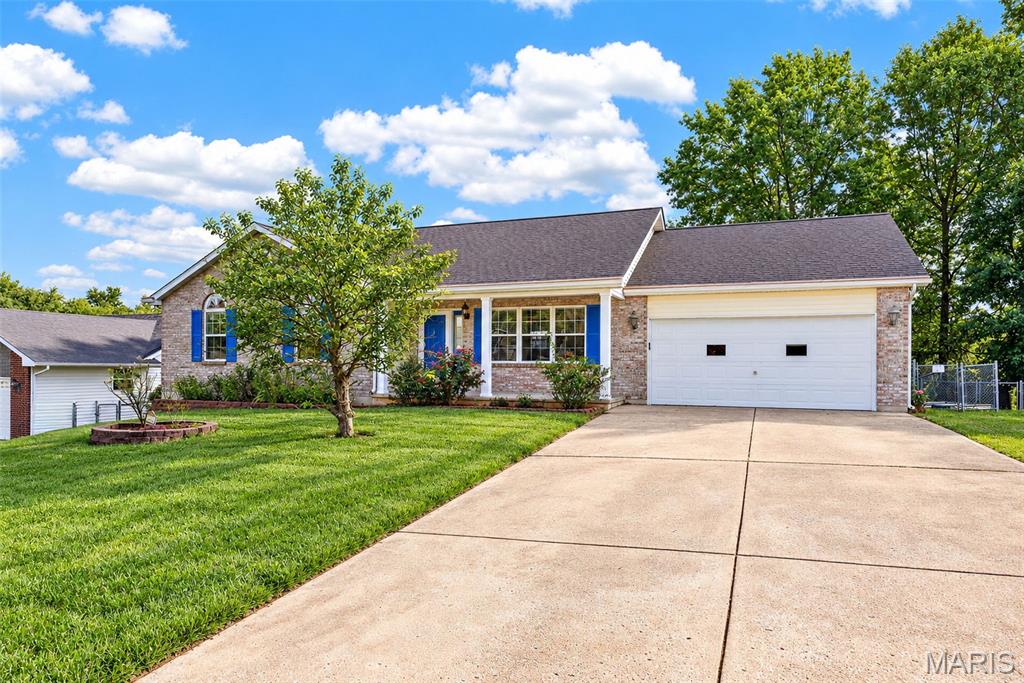 1216 Shingle Oak Court Property Photo 1