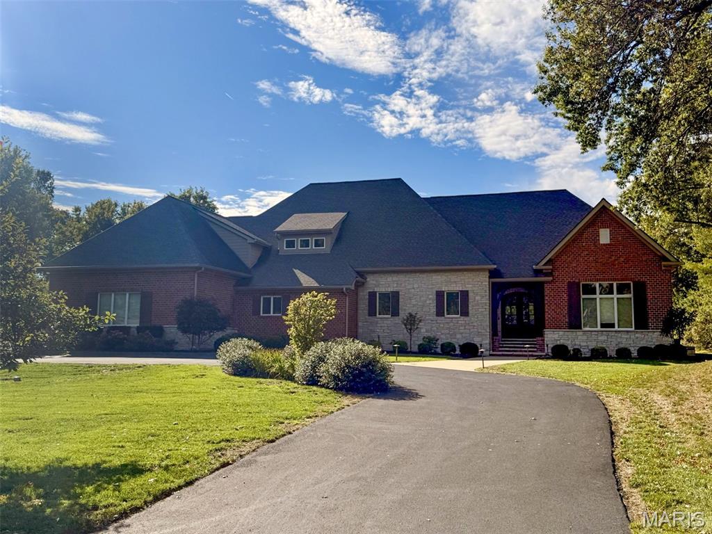 15 Ladue Meadows Property Photo 1
