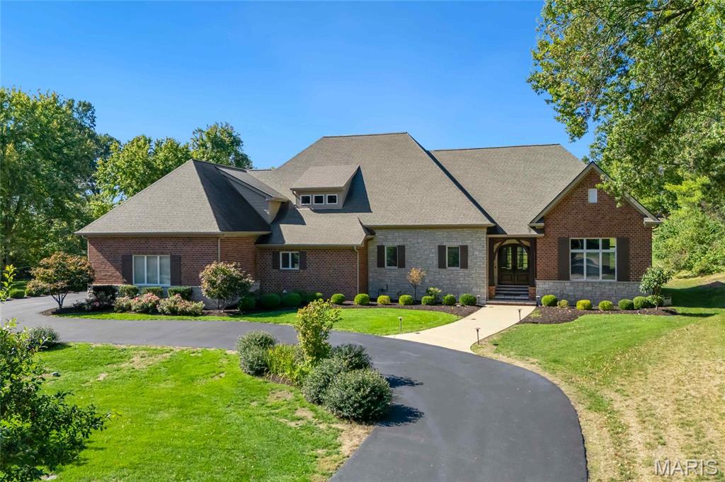 15 Ladue Meadows Property Photo 1