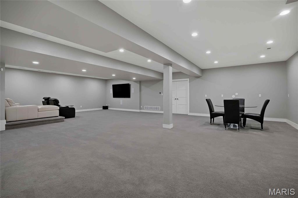 15 Ladue Meadows Property Photo 45
