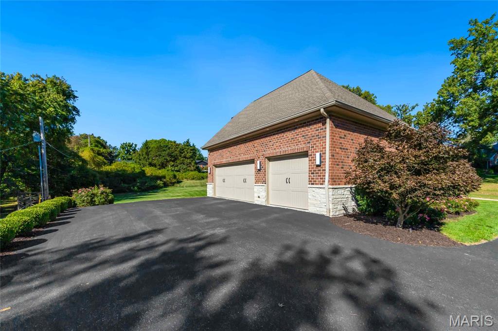 15 Ladue Meadows Property Photo 62