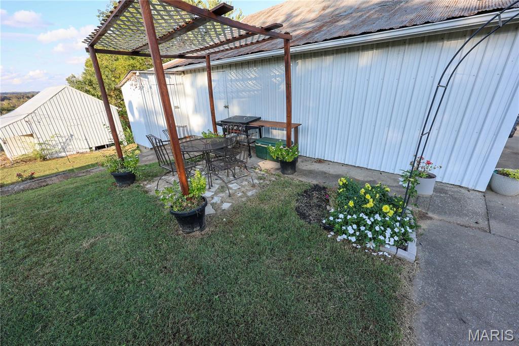 106 Hahn Street 84 Property Photo 8