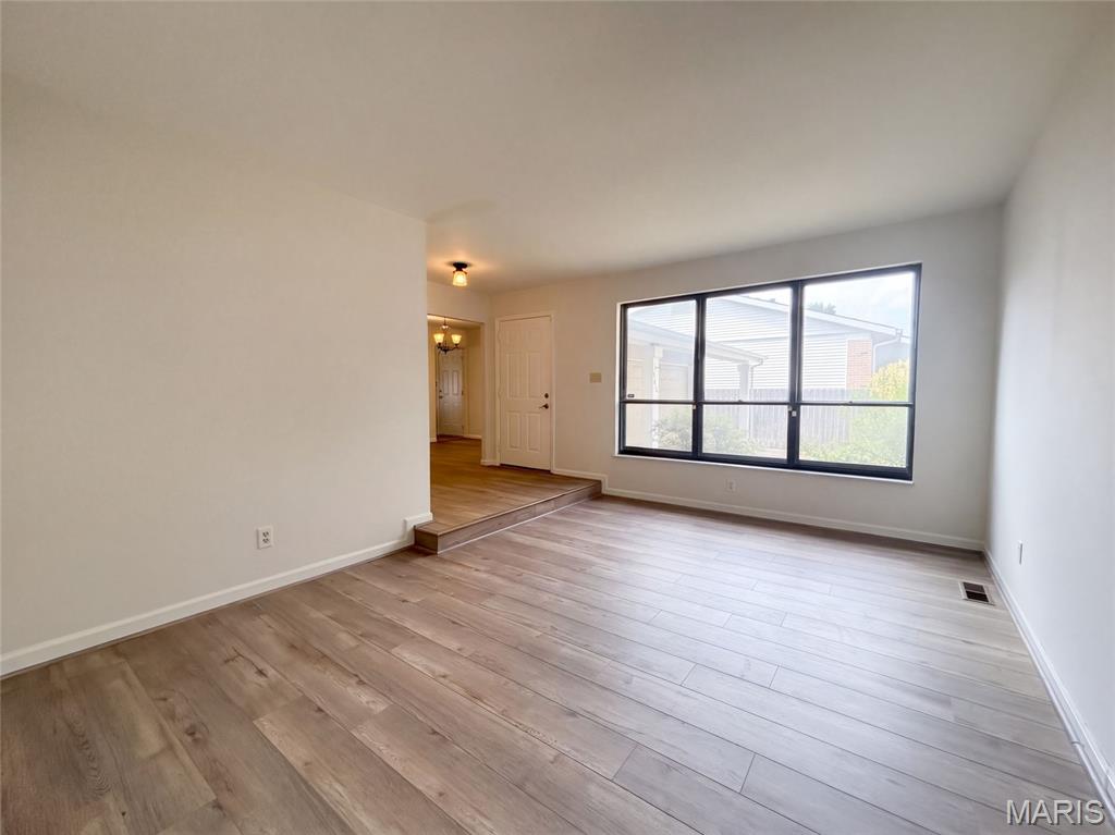 742 Foxwick Drive Property Photo 7
