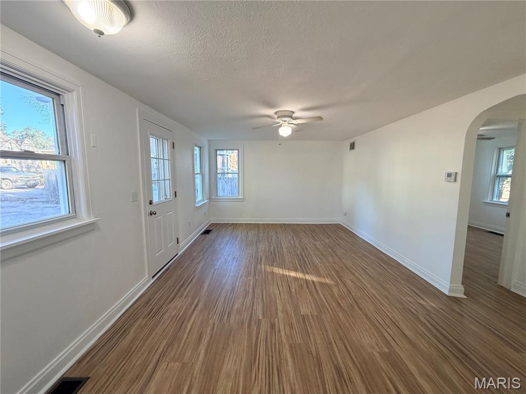 720 S Clark Street Property Photo 5