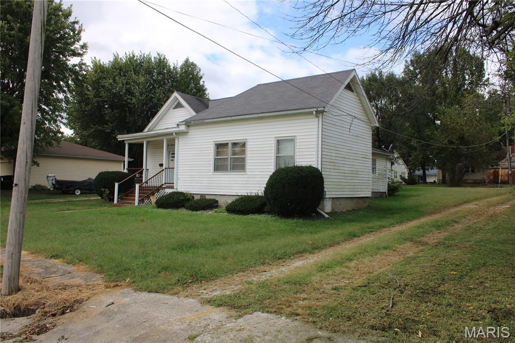 307 S. Washington St Property Photo 2