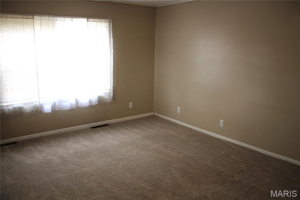 307 S. Washington St Property Photo 5