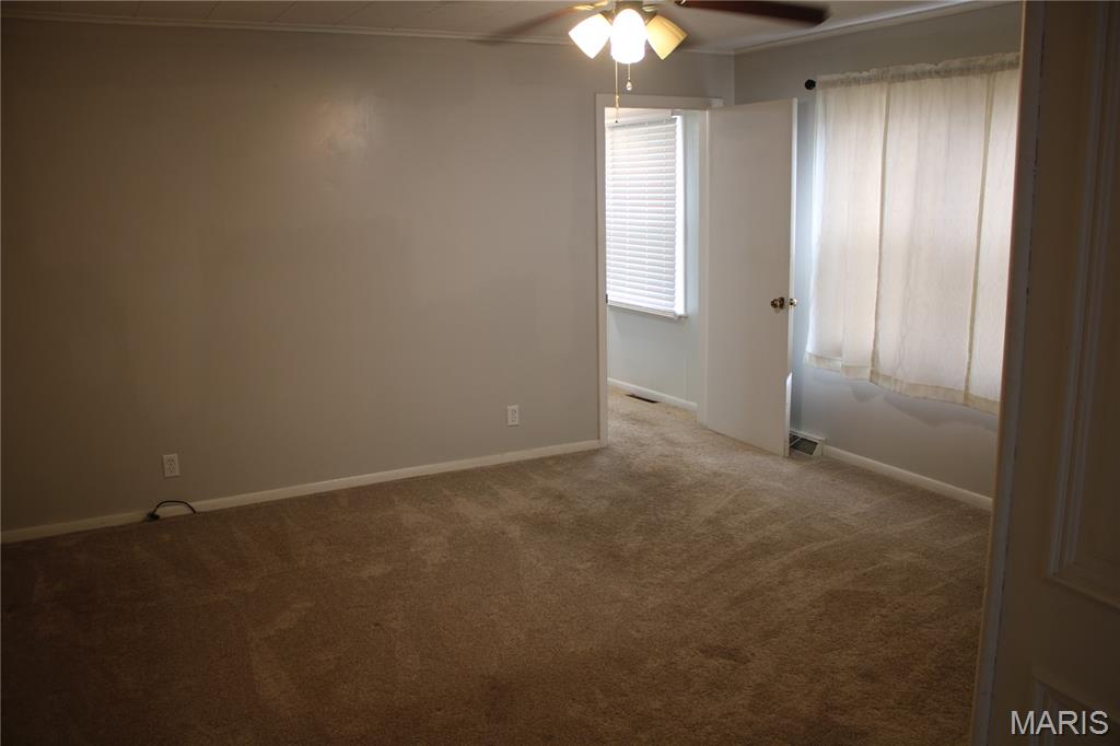 307 S. Washington St Property Photo 7