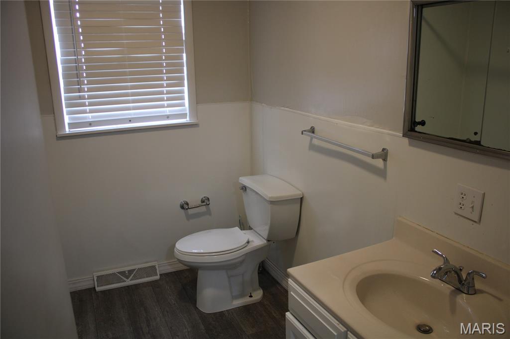 307 S. Washington St Property Photo 11