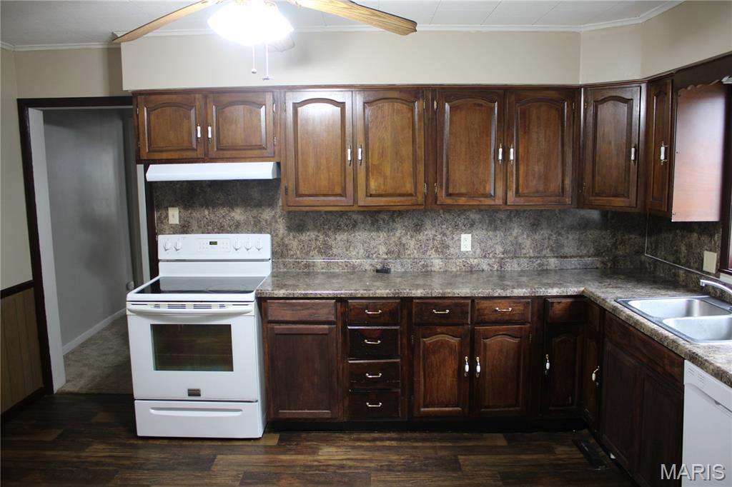 307 S. Washington St Property Photo 15
