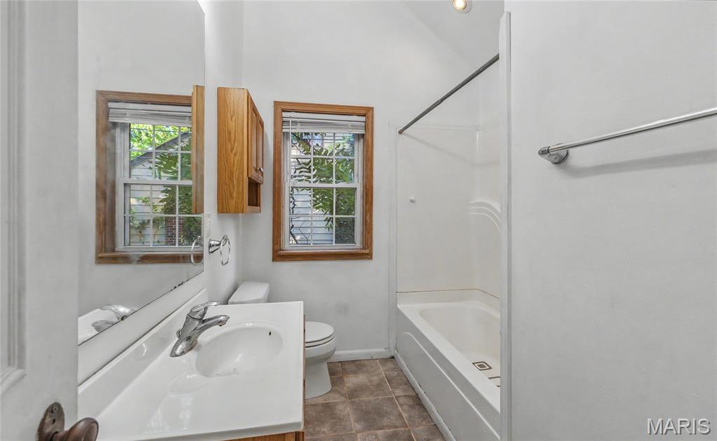 1014 Lynwood Drive Property Photo 12