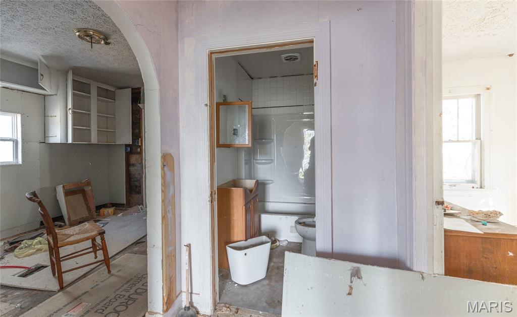 310 E 5th Street Property Photo 4