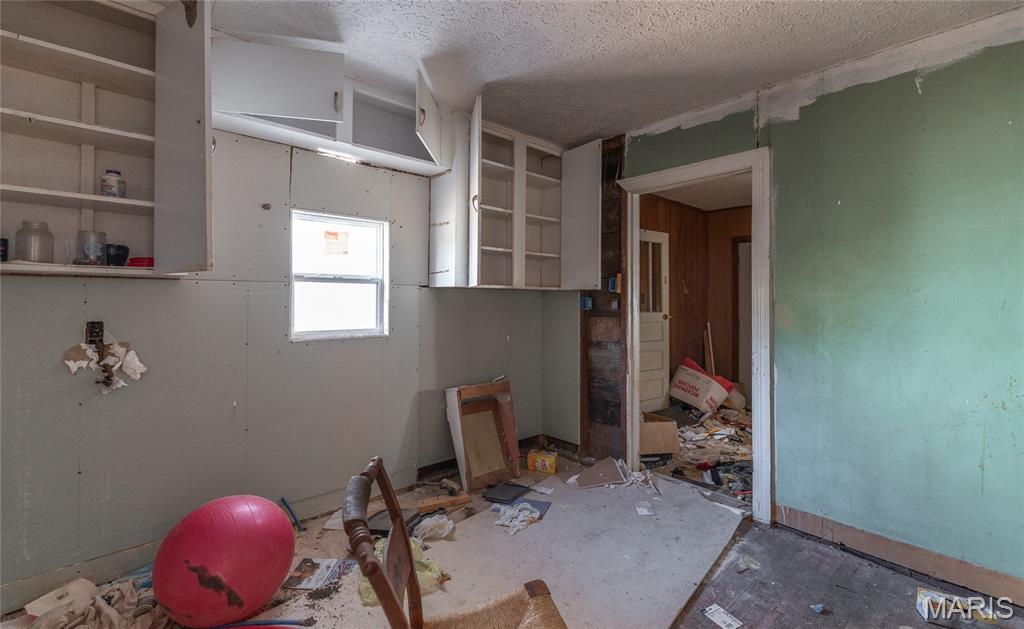 310 E 5th Street Property Photo 6
