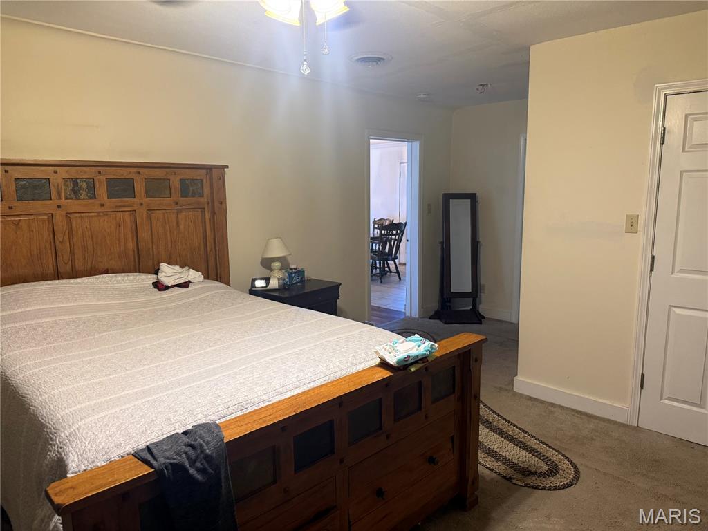 2707 N Service Road Property Photo 14