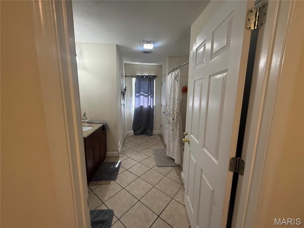 2707 N Service Road Property Photo 18