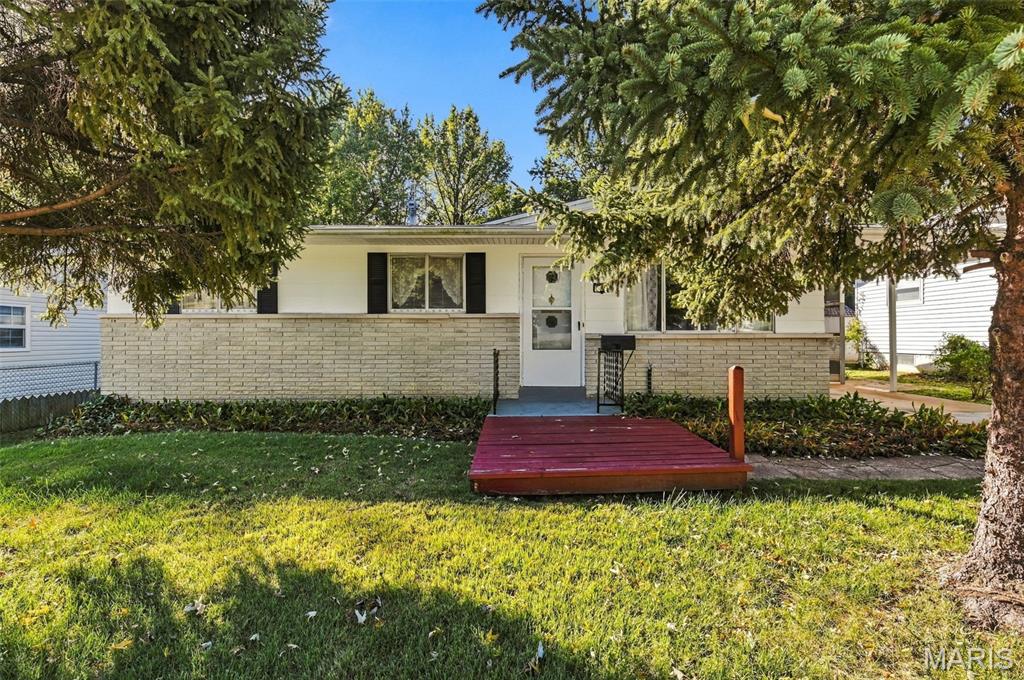 8622 North Avenue Property Photo 1