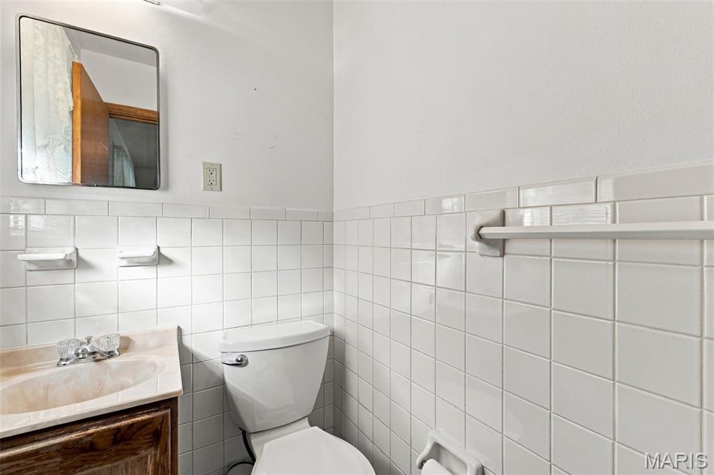 8622 North Avenue Property Photo 10