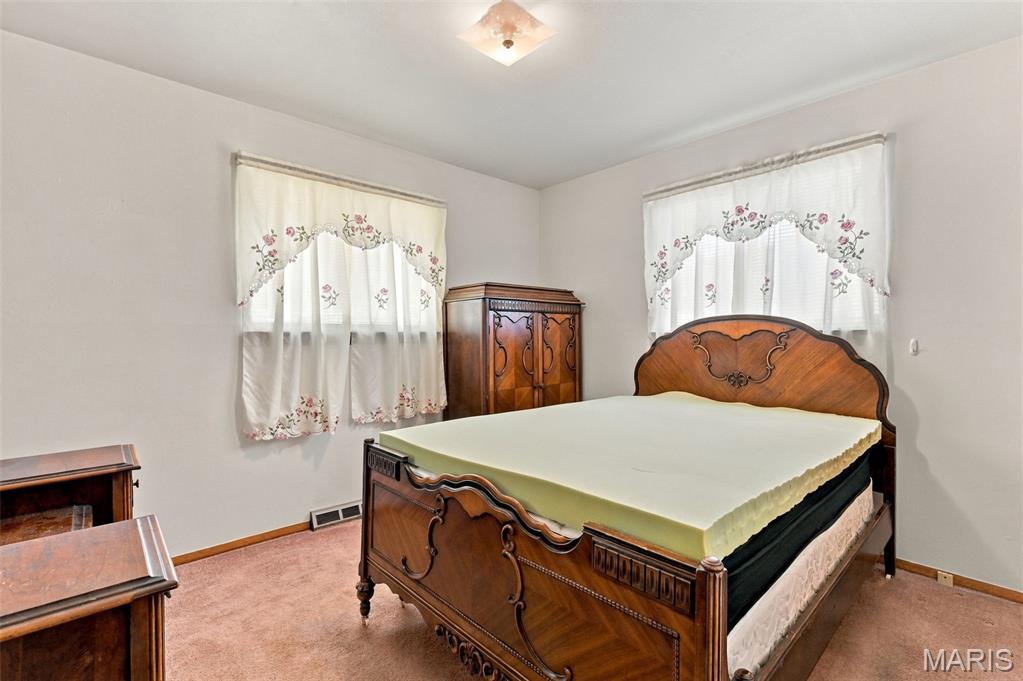 8622 North Avenue Property Photo 12
