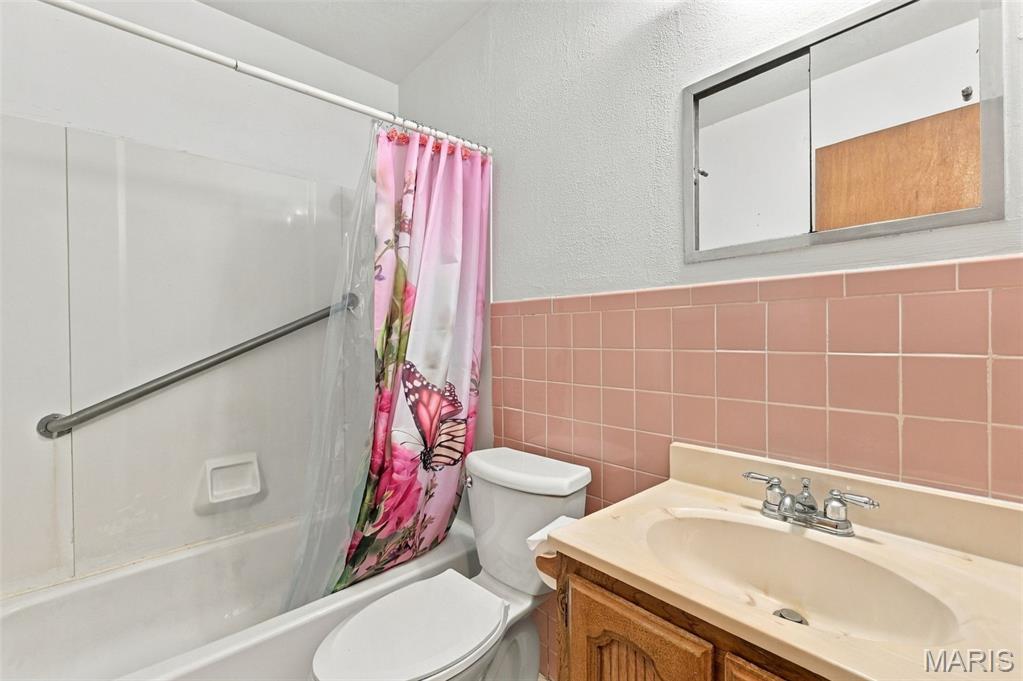 8622 North Avenue Property Photo 14