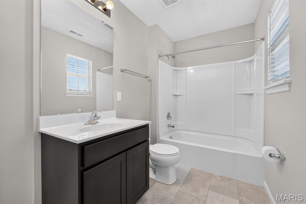 511 Rolling Meadow Drive Property Photo 11