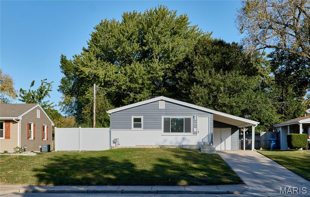 225 N Duchesne Drive Property Photo 1