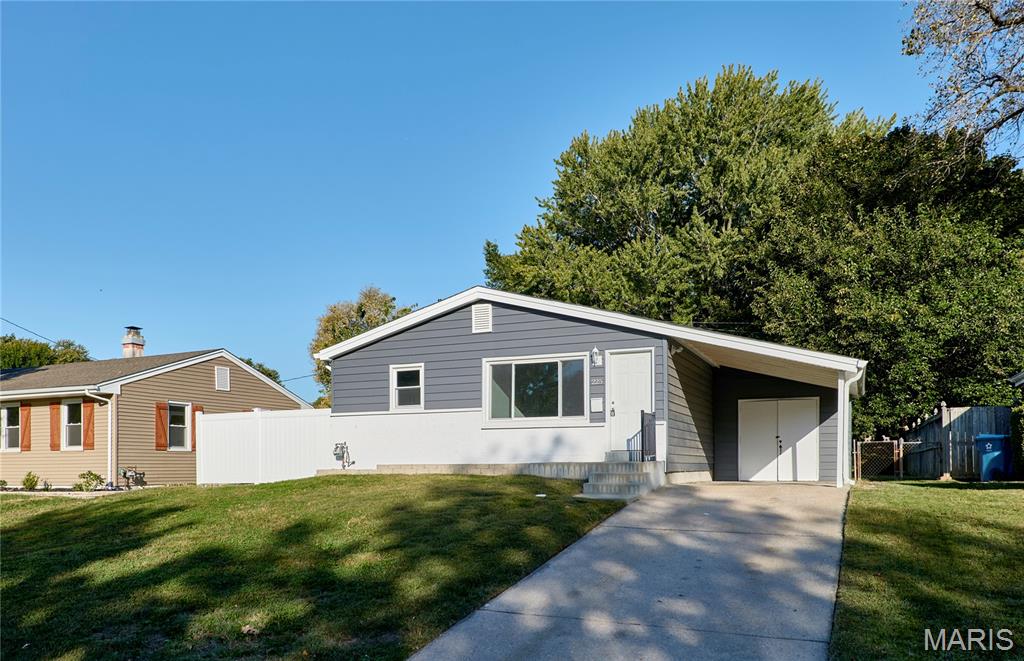 225 N Duchesne Drive Property Photo 3
