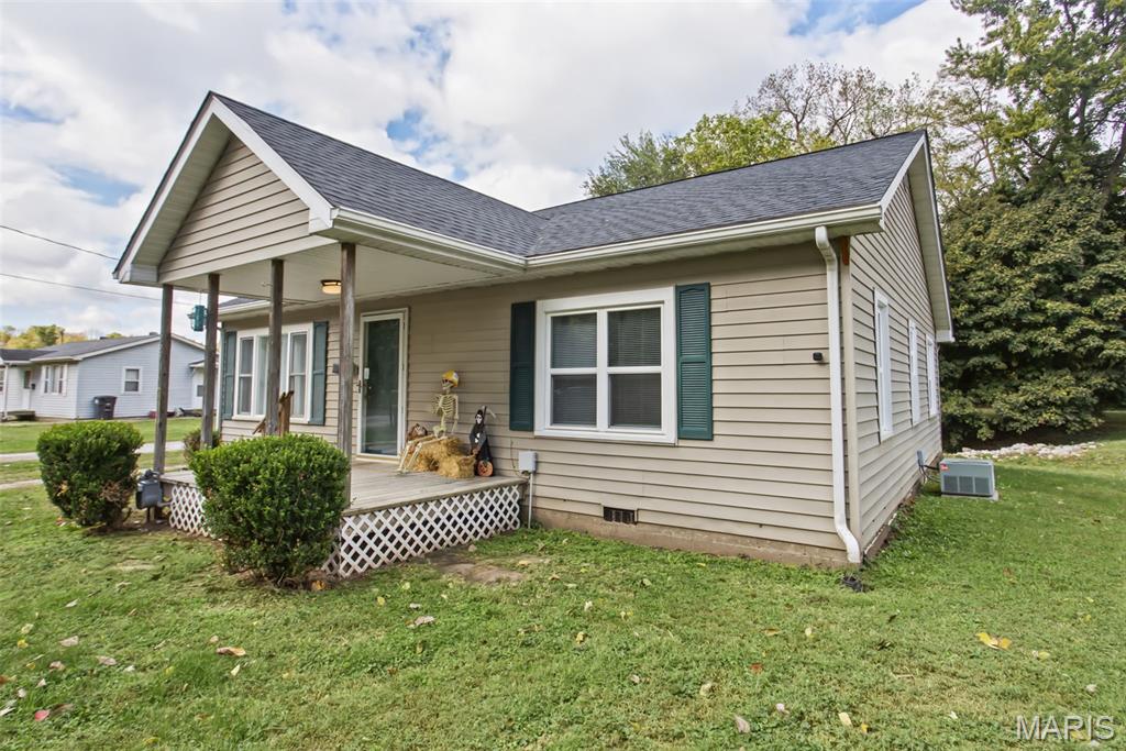 663 Wood River Avenue Property Photo 1