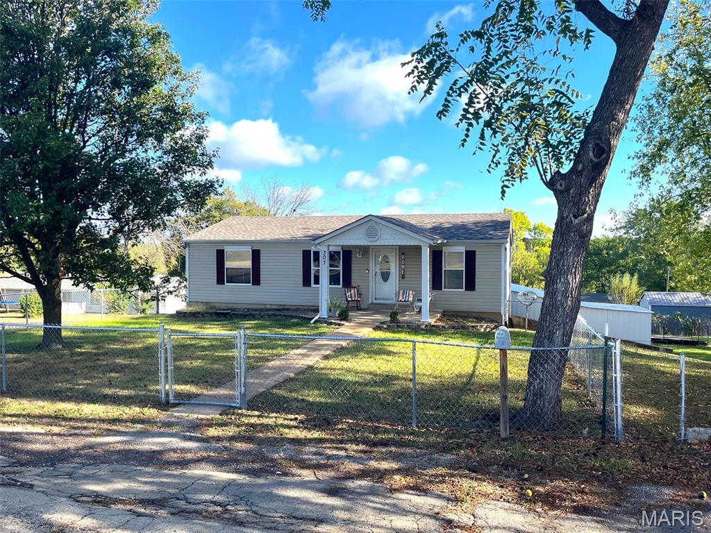 307 Clara Avenue Property Photo 1