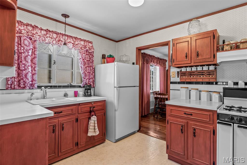 729 Zeiss Property Photo 5