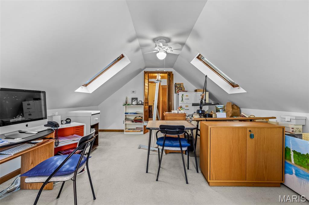 729 Zeiss Property Photo 8