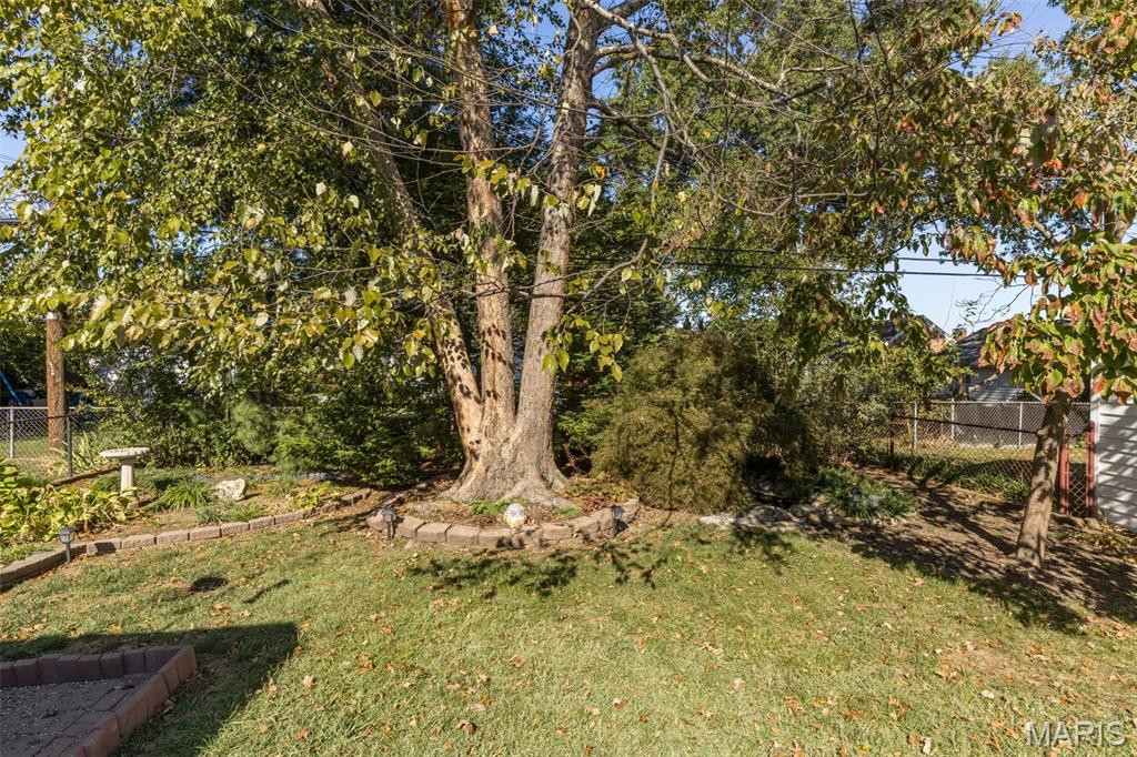729 Zeiss Property Photo 14
