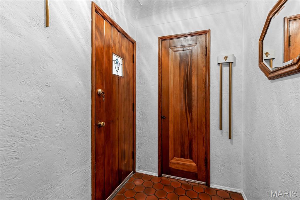 729 Zeiss Property Photo 15