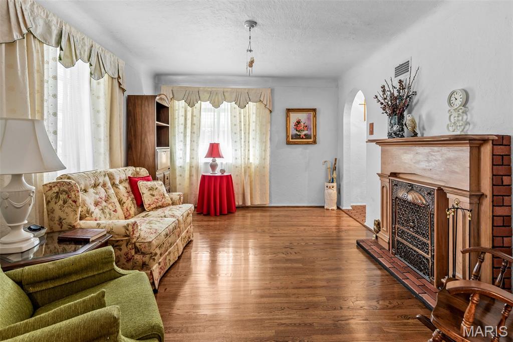 729 Zeiss Property Photo 16