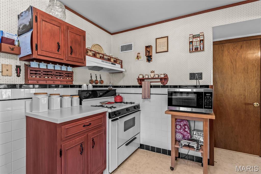 729 Zeiss Property Photo 22