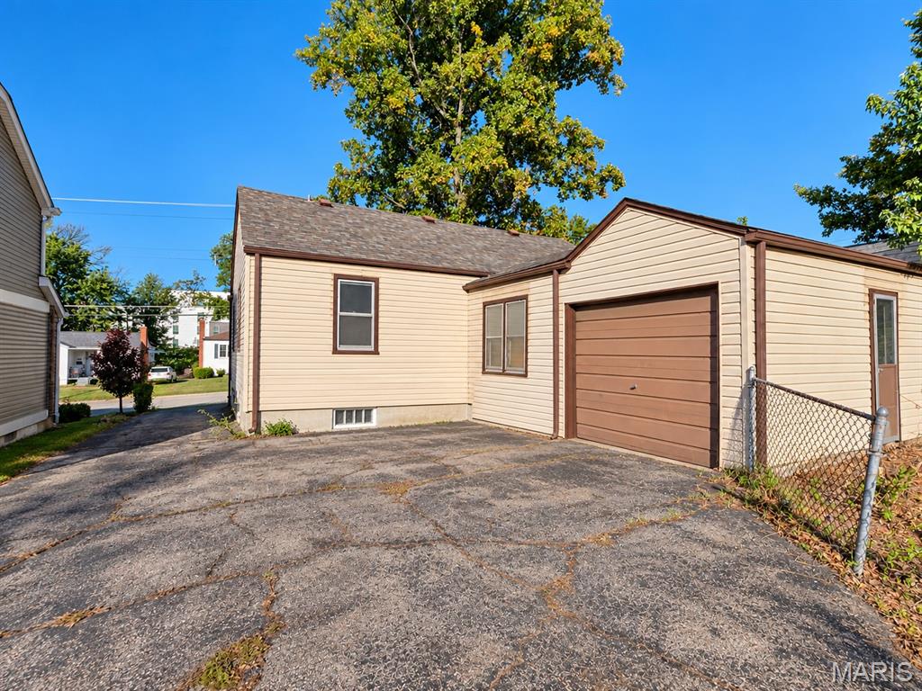 1156 Hilltop Drive Property Photo 11