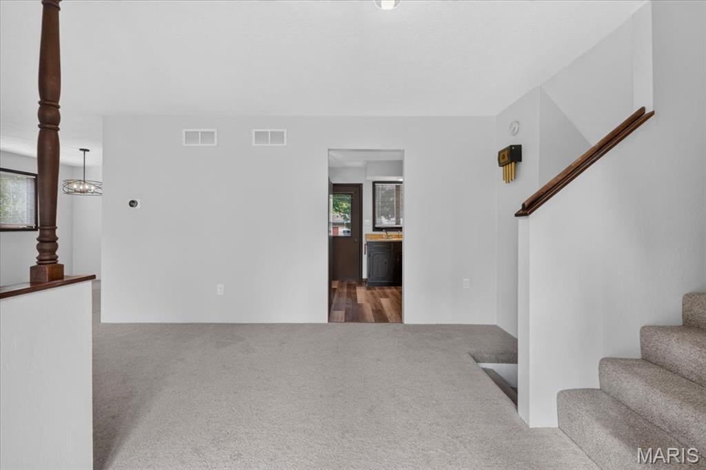 8 Lilac Drive Property Photo 5