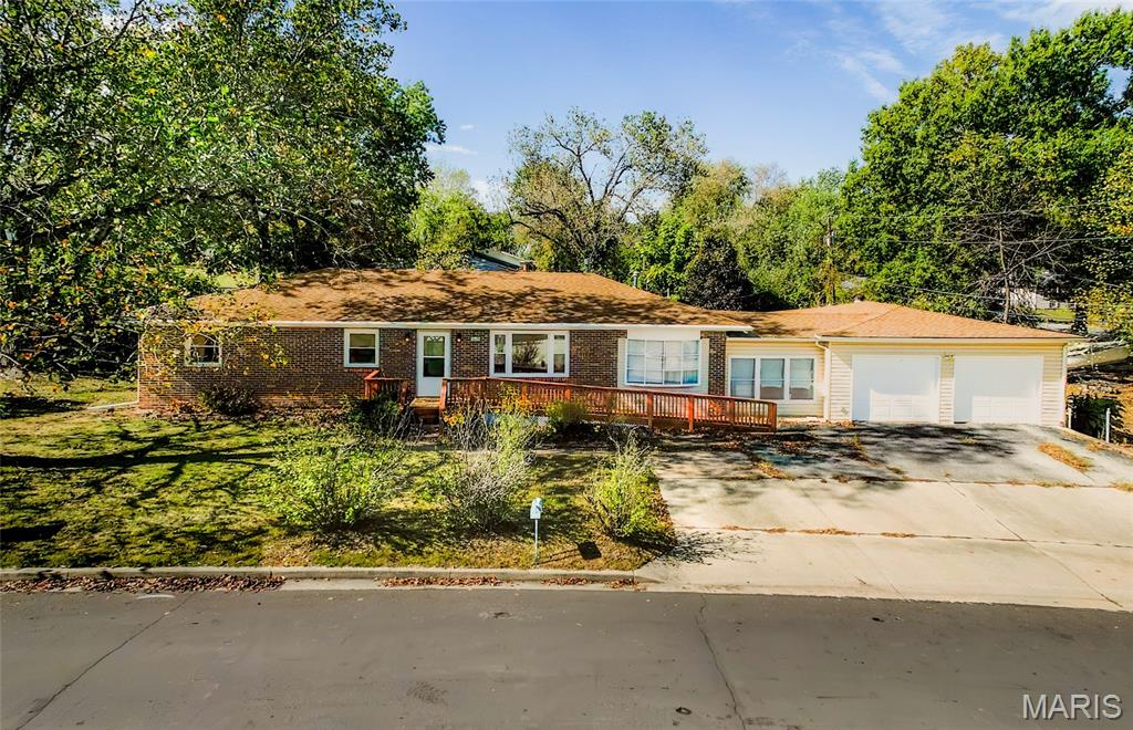 589 Basswood Drive Property Photo 1