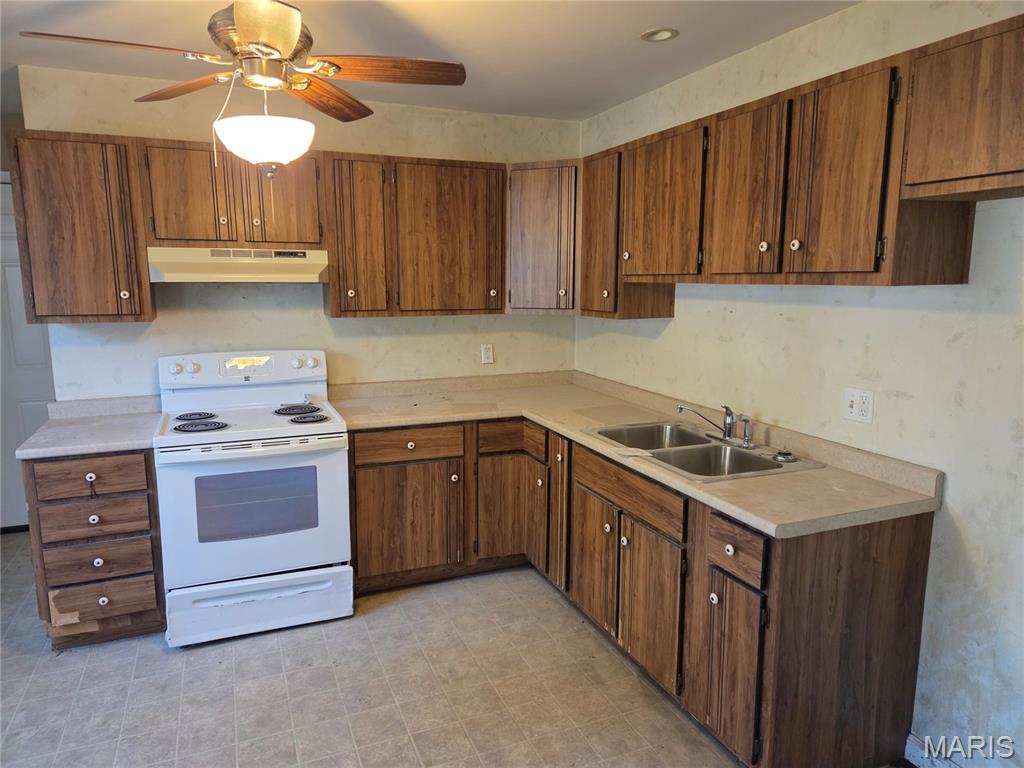 33 Steeplechase Drive Property Photo 6