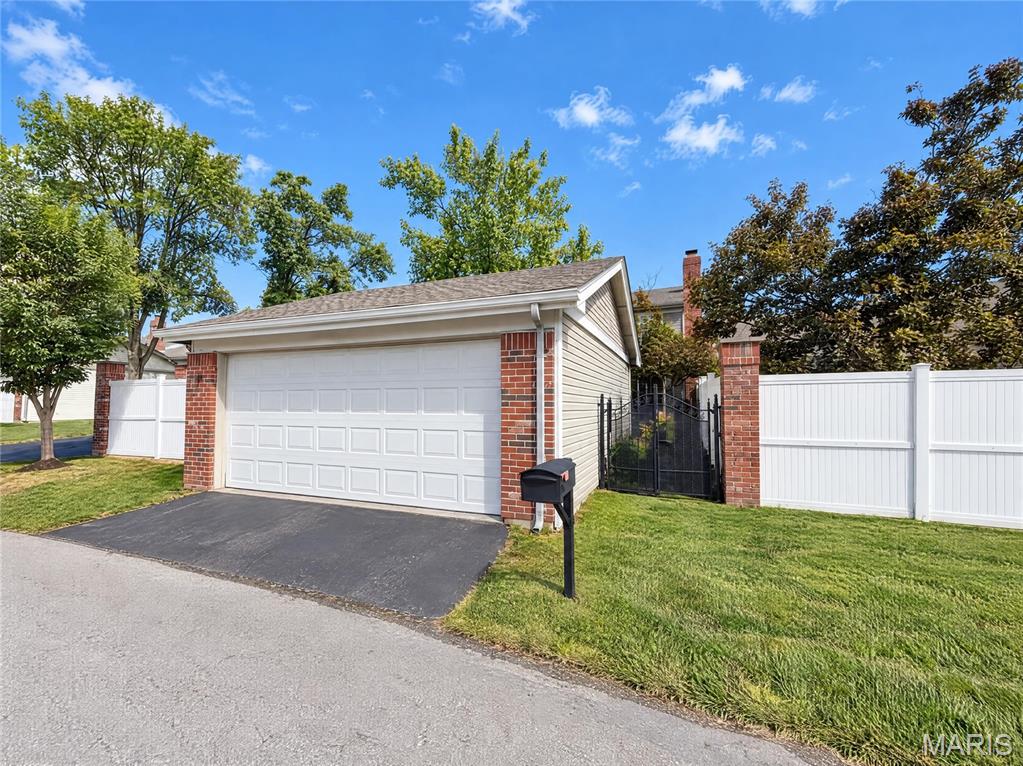 1927 Dewitt Ridge Drive Property Photo 18