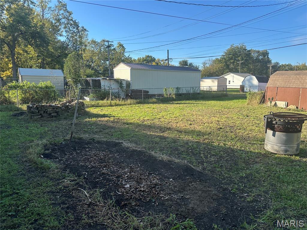 408 Henderson Avenue Property Photo 15
