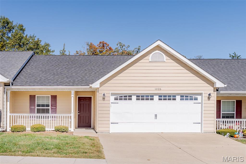 1025 Hawk Ridge Drive