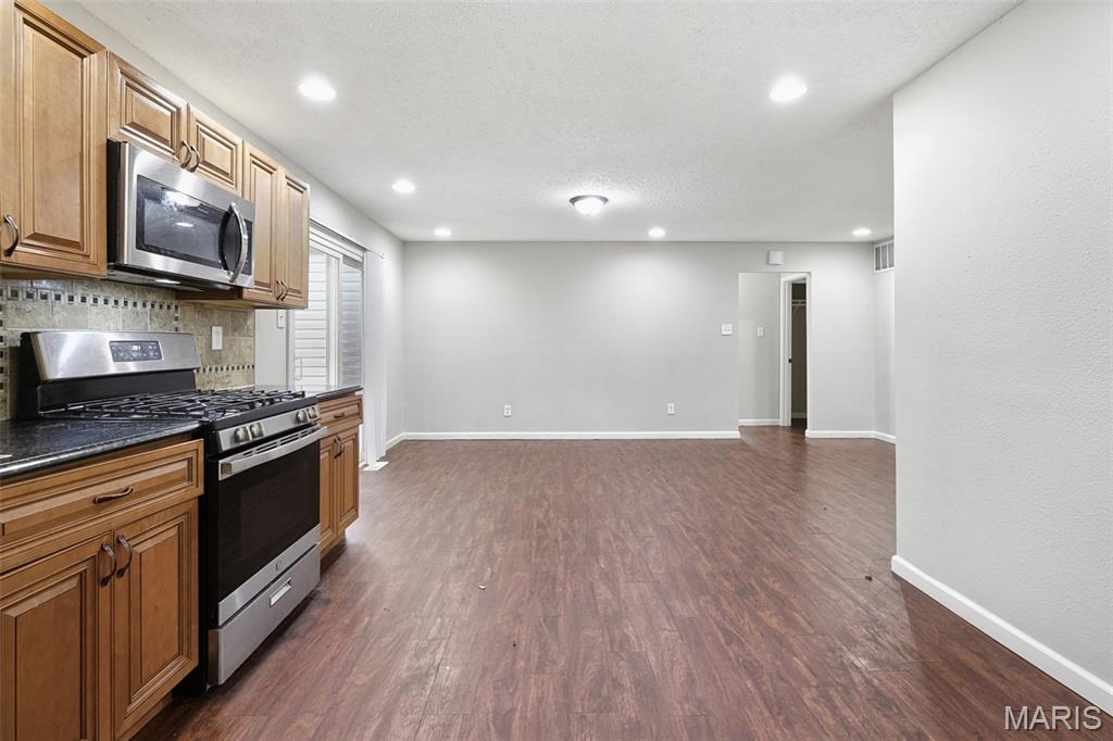 12987 Verwood Drive Property Photo 12