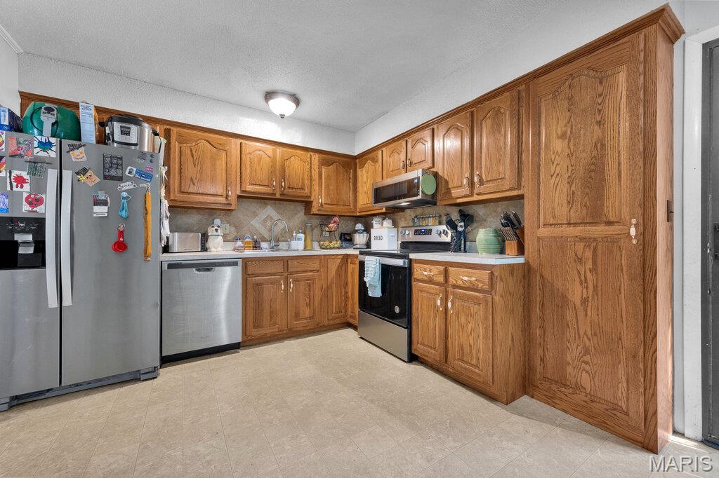 2448 Village Glen Court Property Photo 6