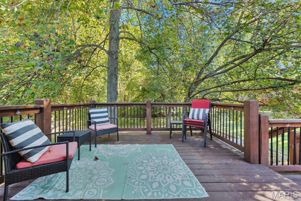 2448 Village Glen Court Property Photo 7