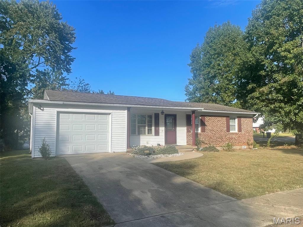 320 Baker Street Property Photo 1