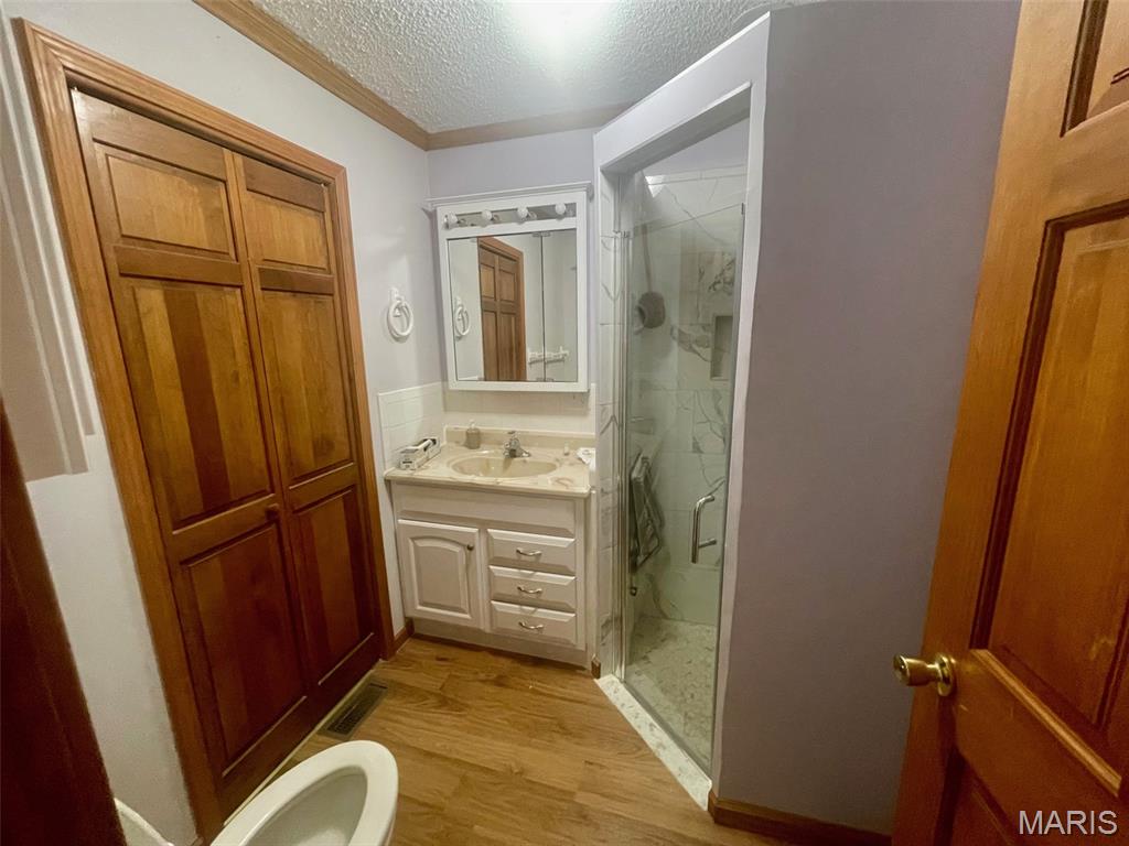 320 Baker Street Property Photo 20