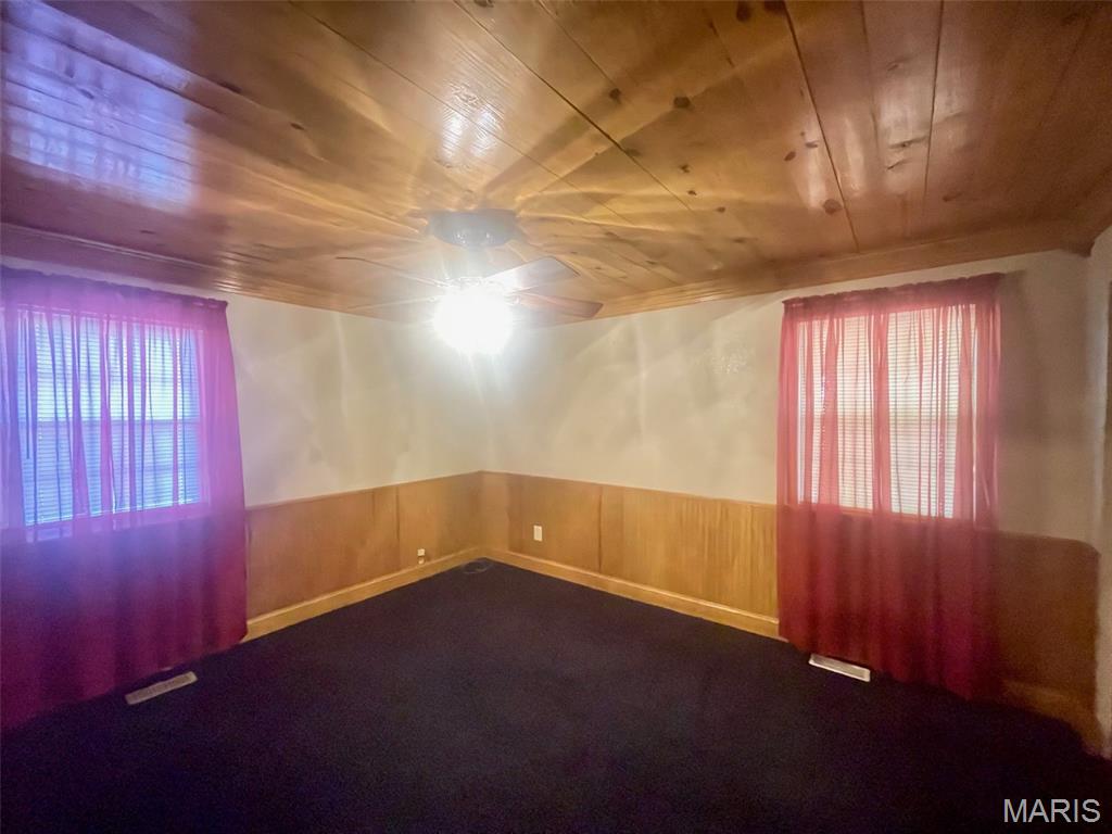 320 Baker Street Property Photo 24